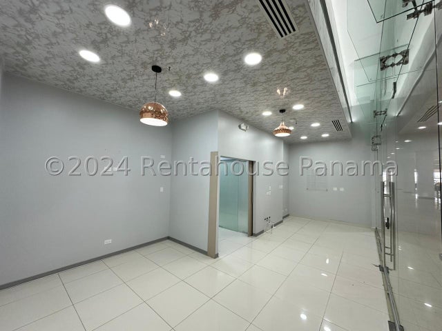 Prime Commercial Space in Los Andes Mall